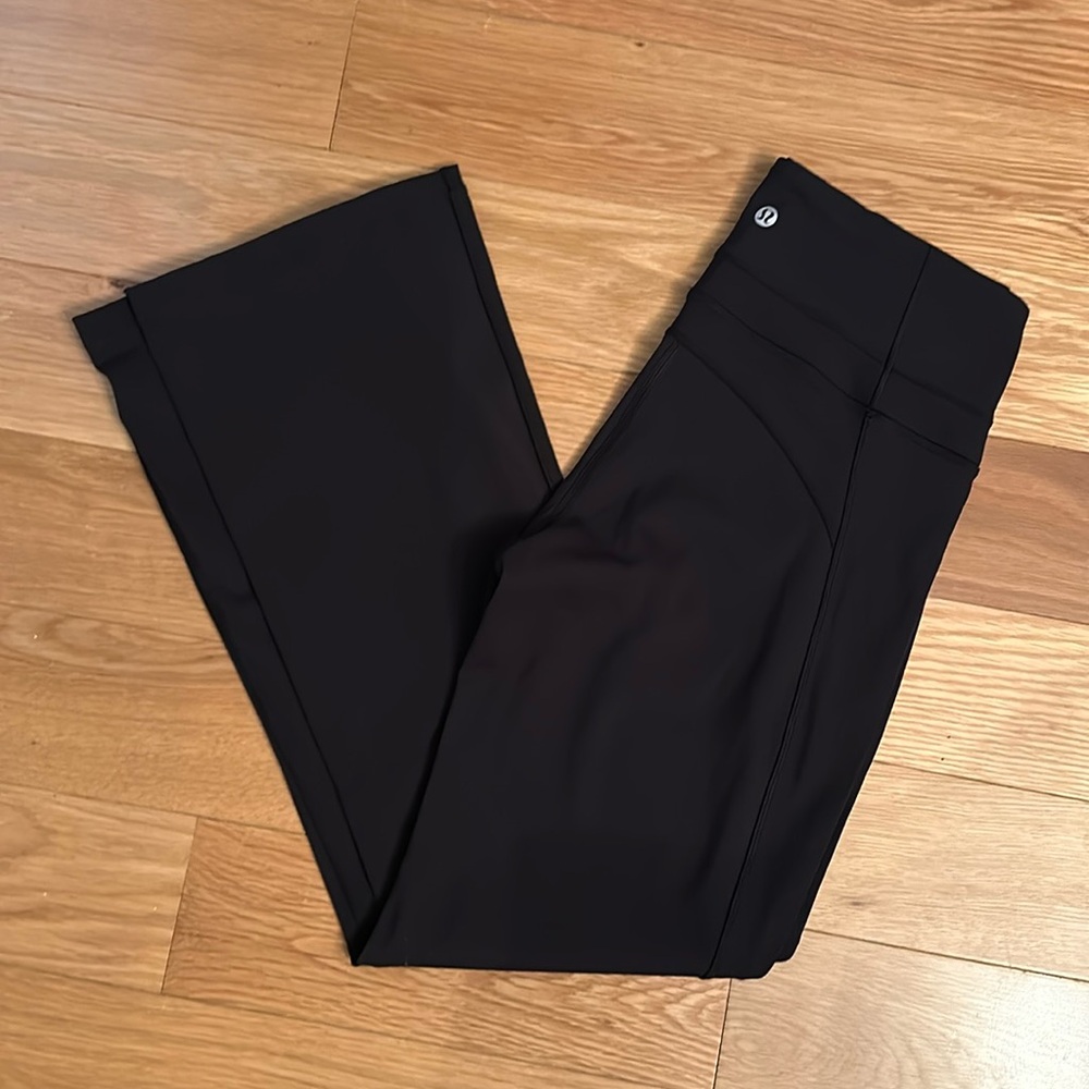 Lululemon Black Groove Pant, Size 8